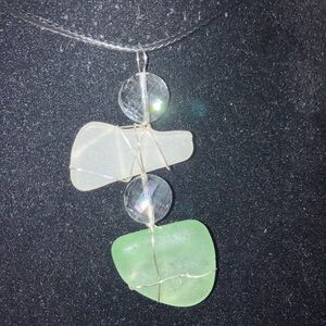 #117 handmade hanging seaglass necklace